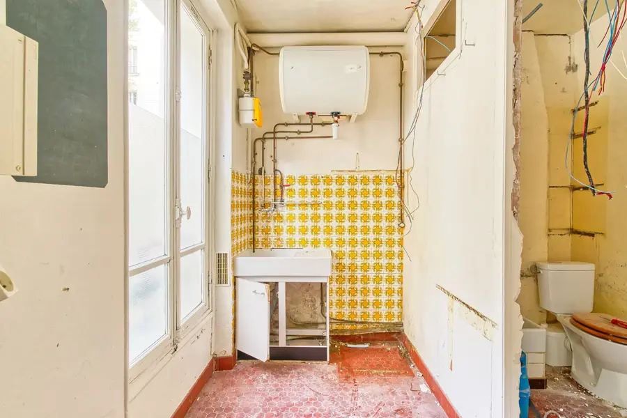 Cuisine d'origine avant travaux, appartement du Cannet